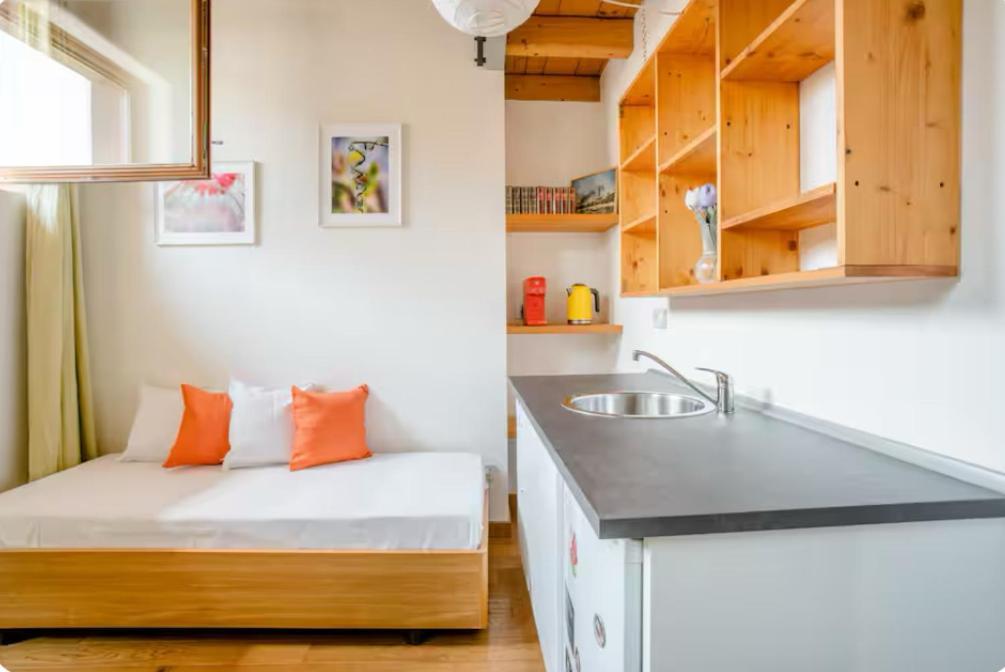 Alla Torre Del Barbarossa B&B Foresteria Манделло-дель-Ларио Экстерьер фото
