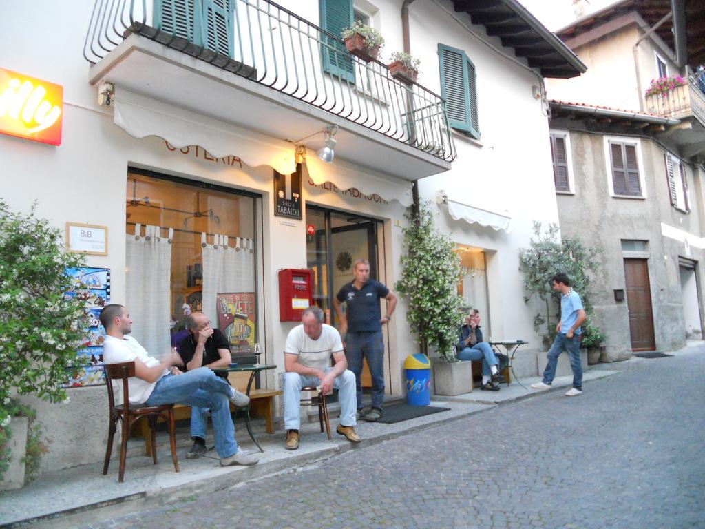 Alla Torre Del Barbarossa B&B Foresteria Манделло-дель-Ларио Экстерьер фото